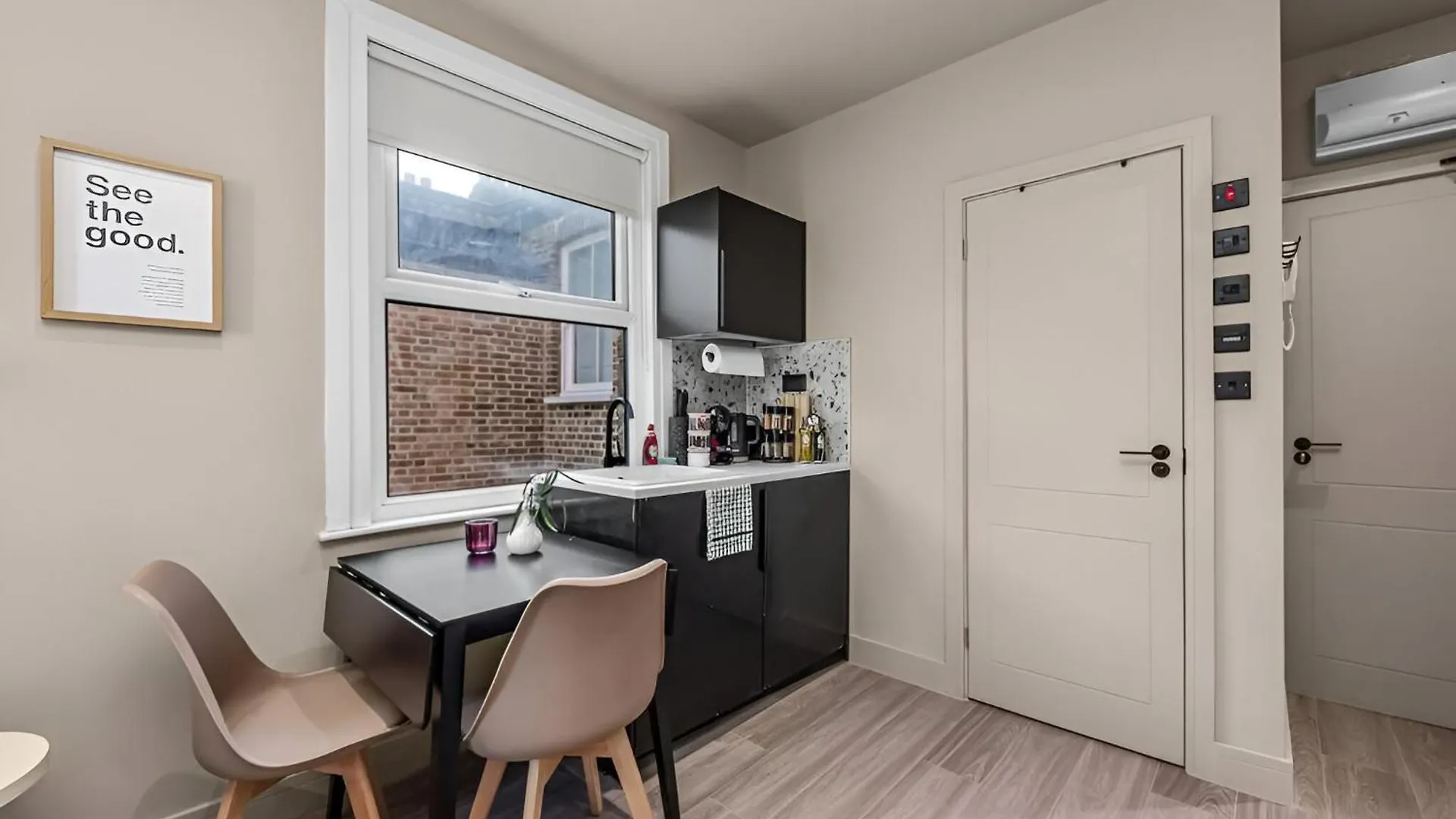 Boutique Studio Sanctuary With Bespoke Kitchenette London 0*,  United Kingdom
